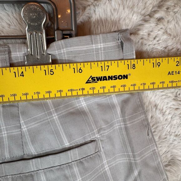 PGA Tour Shorts Men's 36 Gray White Check Bermuda Golf Pockets Lightweight - Picture 9 of 9